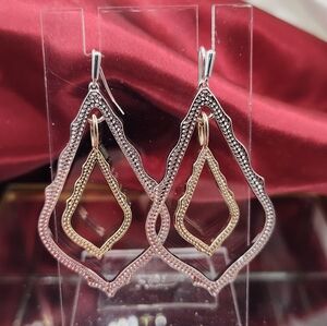 ✨ Beautiful Kendra Scott Two Toned Arabesque Shaped Earrings